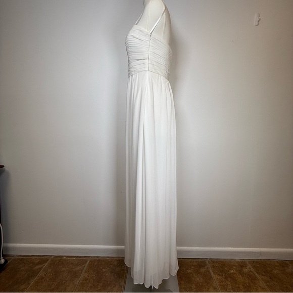 Cinderella Design White Sleeveless Sweetheart Gown Size Medium - Picture 4 of 13